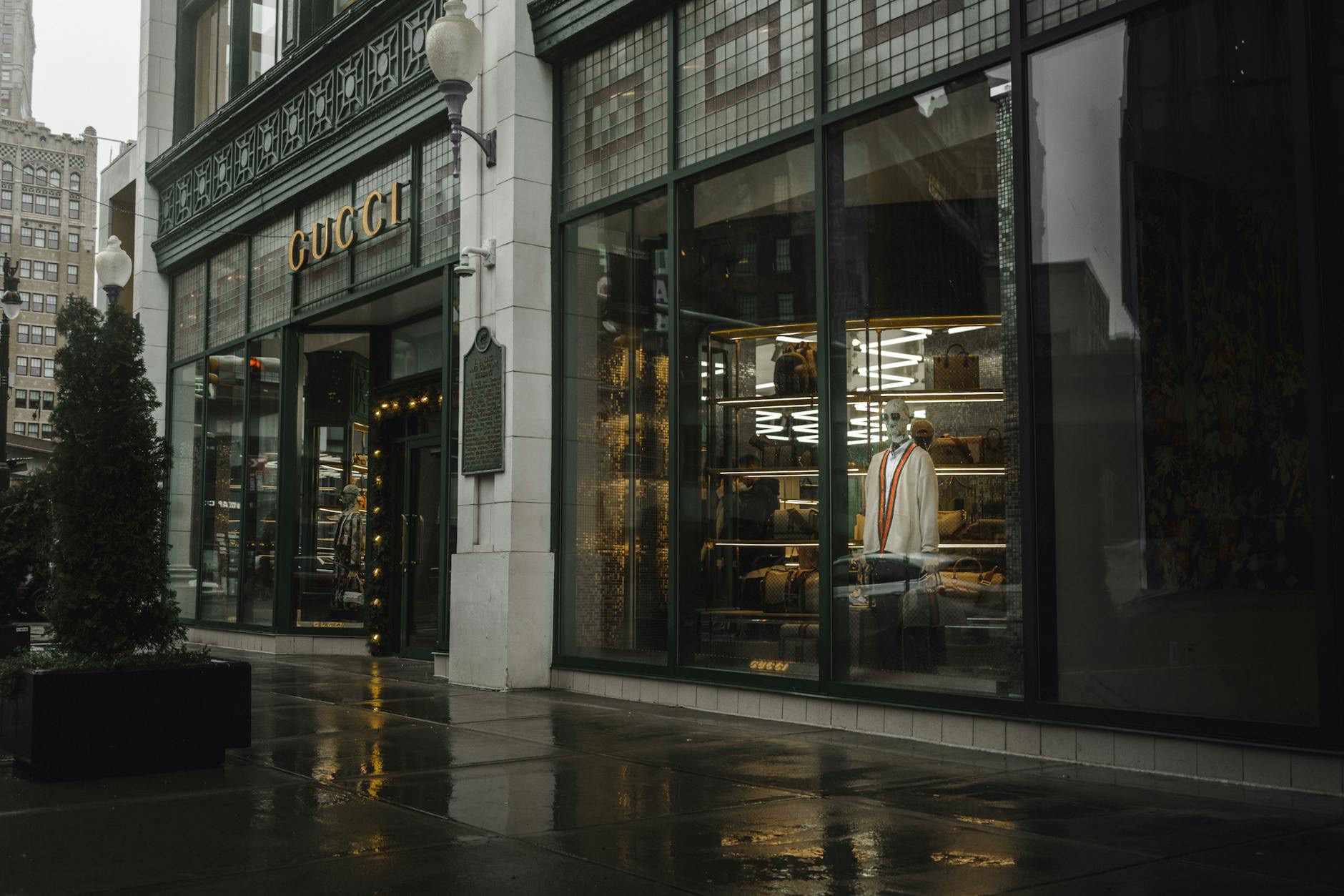 Retail Earnings Put Inflation-Strained Low-Income Shoppers Back in Focus