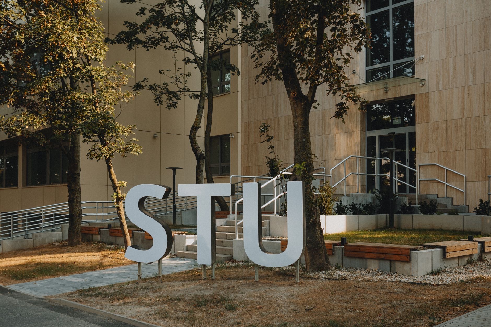 International students walk across a U.S. university campus as colleges assess the financial impact of declining foreign enrollment.