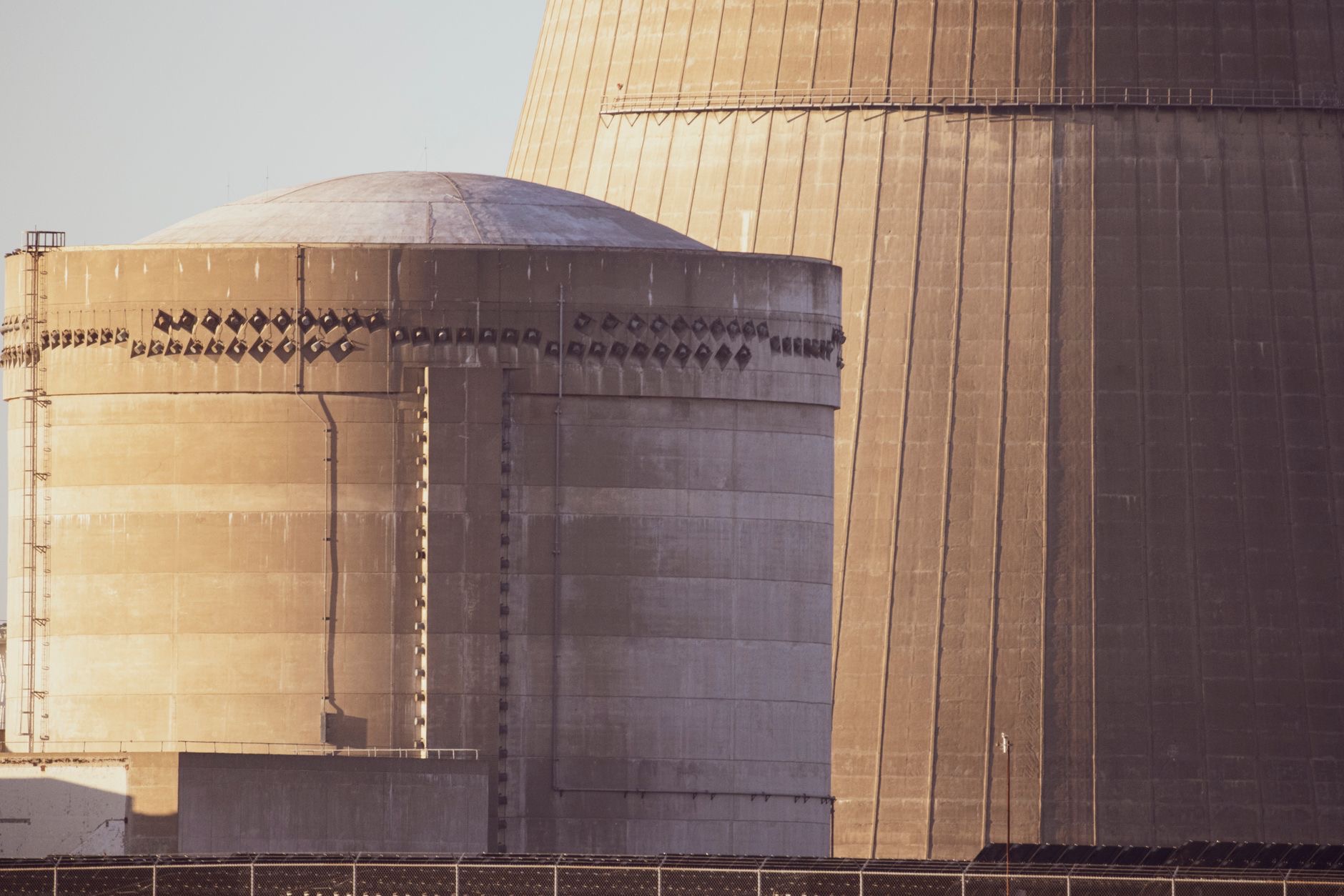 U.S. Pressure, Economic Suffocation, and Iran’s Nuclear Dilemma